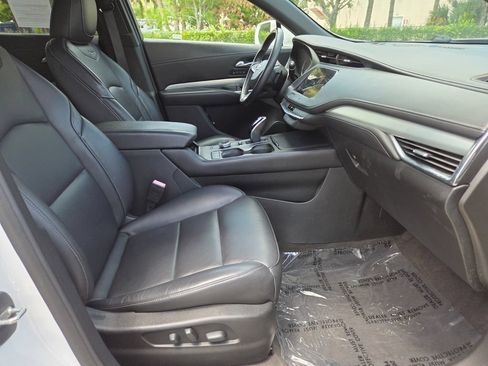 Used 2021 Cadillac XT4 Premium Luxury w/ Driver Awareness Package FWD image 15