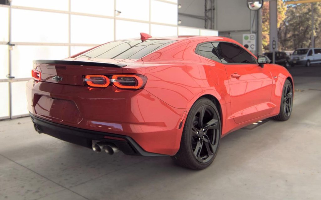 Used 2024 Chevrolet Camaro LT RWD image 4