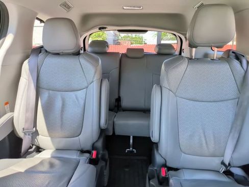 Certified 2024 Toyota Sienna Limited AWD/4WD image 30