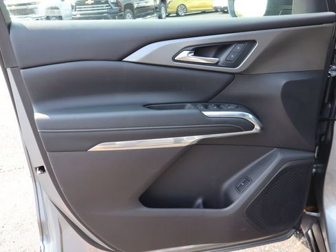 Used 2024 Chevrolet Traverse LT w/ LPO, Floor Liner Package FWD image 5