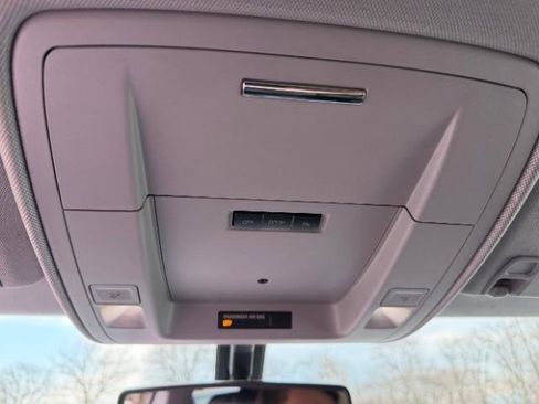 Used 2018 Chevrolet Silverado 1500 Custom w/ Custom Value Package image 21