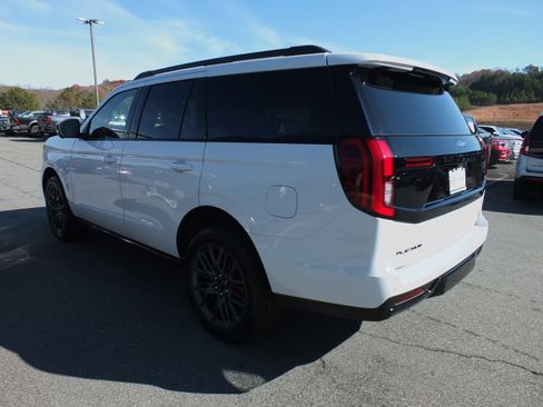 New 2025 Ford Expedition Platinum w/ Stealth Performance Package image 5