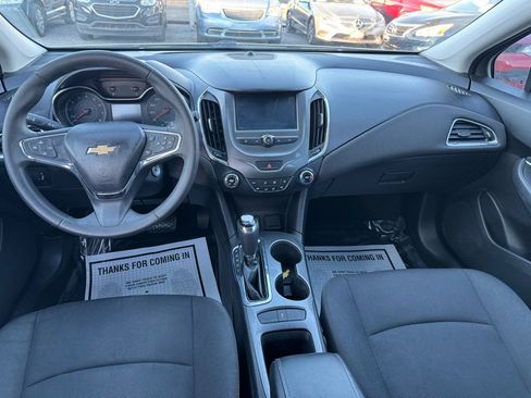 Used 2017 Chevrolet Cruze LT image 11