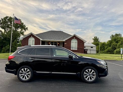 Used 2018 Subaru Outback 3.6R Touring w/ Popular Package #3 image 6