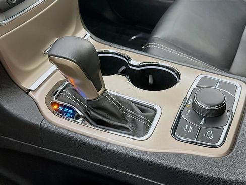 Used 2017 Jeep Grand Cherokee Limited AWD/4WD image 20