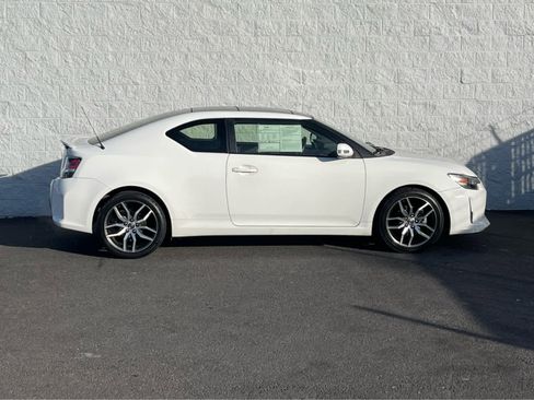 Used 2014 Scion tC image 5