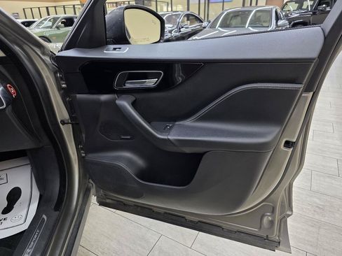 Used 2018 Jaguar F-PACE R-Sport AWD/4WD image 41