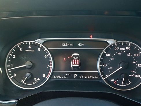 Used 2025 Nissan Pathfinder SV AWD/4WD image 19