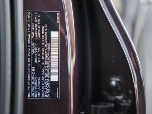 New 2026 Volvo XC60 B5 Ultra w/ Protection Package Premier image 40