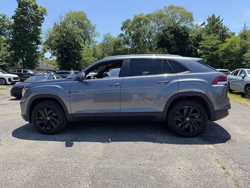 Used 2023 Volkswagen Atlas Cross Sport SE w/ Black Wheel Package AWD/4WD image 3