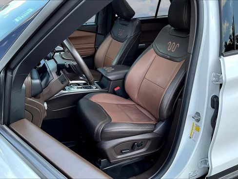 Used 2021 Ford Explorer King Ranch w/ Premium Technology Package AWD/4WD image 23