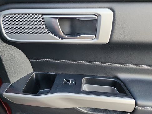 Used 2023 Ford Explorer XLT w/ Equipment Group 202A image 31