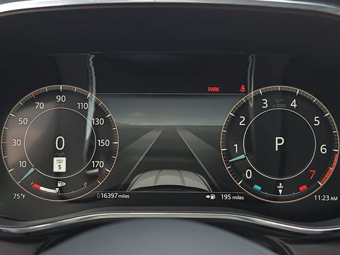 Used 2025 Jaguar F-PACE R-Dynamic S AWD/4WD image 23