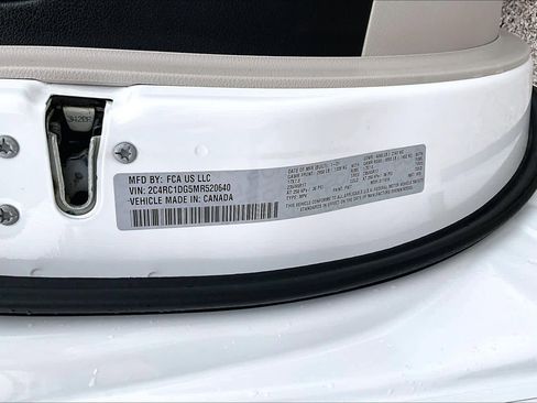 Used 2021 Chrysler Voyager Lxi image 36