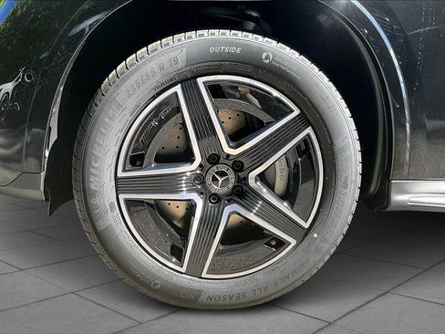 Used 2025 Mercedes-Benz GLC 300 4MATIC image 16