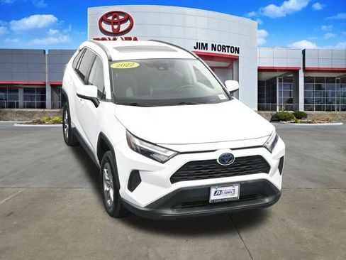 Used 2022 Toyota RAV4 XLE image 57