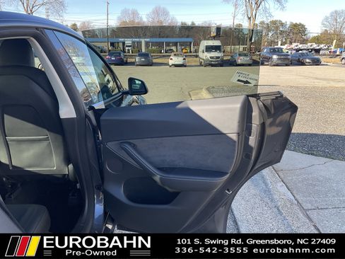 Used 2023 Tesla Model Y Long Range image 12