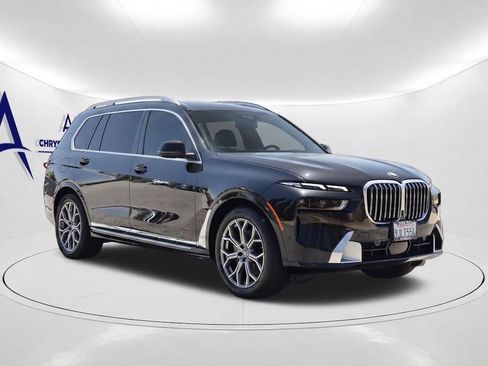 Used 2024 BMW X7 xDrive40i AWD/4WD image 3