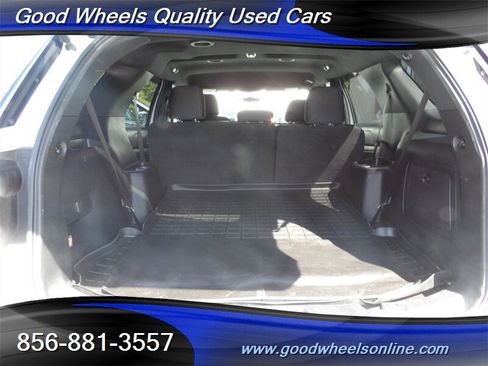 Used 2017 Ford Explorer XLT image 33