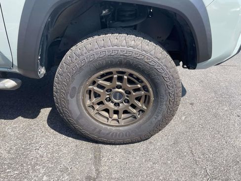 Used 2022 Toyota Tacoma SR5 w/ Trail Edition AWD/4WD image 28