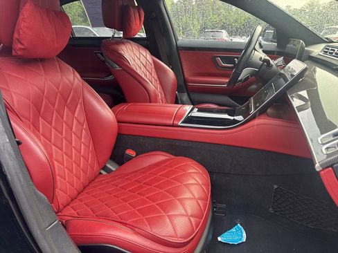Used 2022 Mercedes-Benz S 580 4MATIC Sedan w/ AMG Line Package image 8