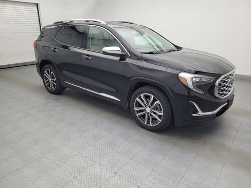 Used 2020 GMC Terrain Denali w/ Denali Premium Package FWD image 11