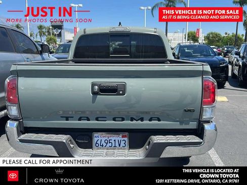 Used 2023 Toyota Tacoma TRD Off-Road w/ Black Out Package (TMS) AWD/4WD image 5