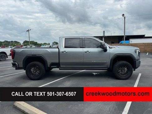 Used 2024 GMC Sierra 2500 Denali w/ Denali Reserve Package AWD/4WD image 7