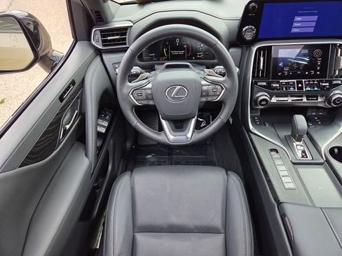 Used 2025 Lexus LX 700h Overtrail AWD/4WD image 4