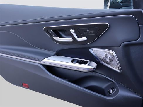 Certified 2025 Mercedes-Benz CLE 300 4MATIC Coupe image 36