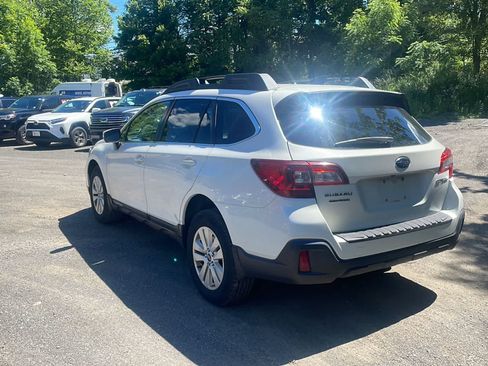 Used 2018 Subaru Outback 2.5i Premium AWD/4WD image 5