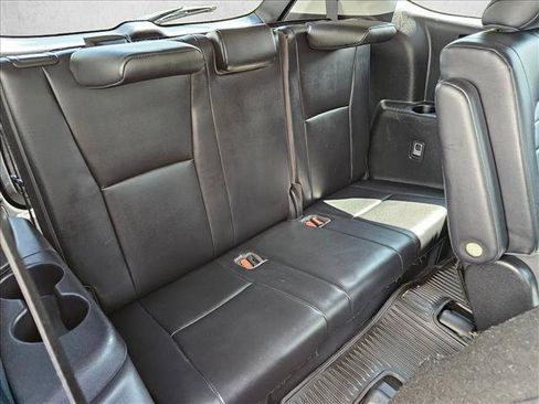 Used 2022 Toyota Highlander XLE AWD/4WD image 16