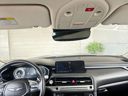 Used 2025 Genesis G70 2.5T image 34