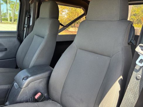 Used 2006 Jeep Wrangler Unlimited AWD/4WD image 14