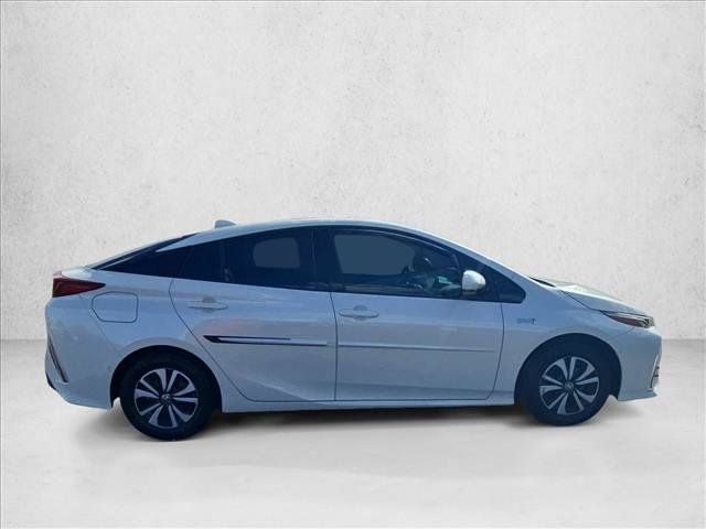 Used 2017 Toyota Prius Prime Advanced w/ Carpet Mat Package FWD image 4