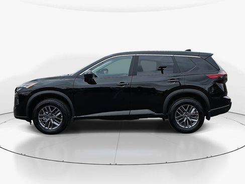 Used 2025 Nissan Rogue S image 9