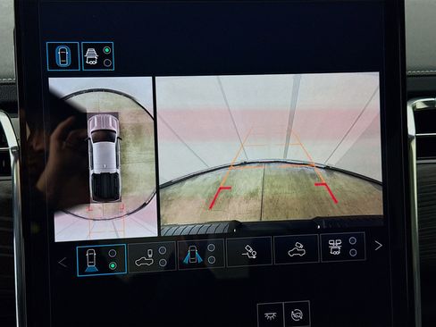 Used 2024 GMC Sierra EV Denali image 14