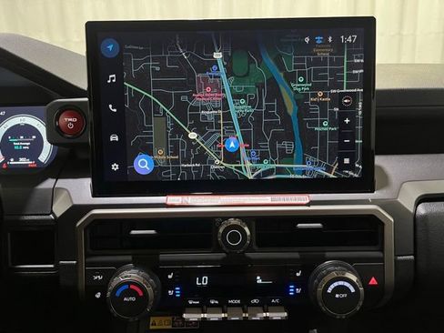 Certified 2026 Toyota 4Runner TRD Off-Road Premium AWD/4WD image 18
