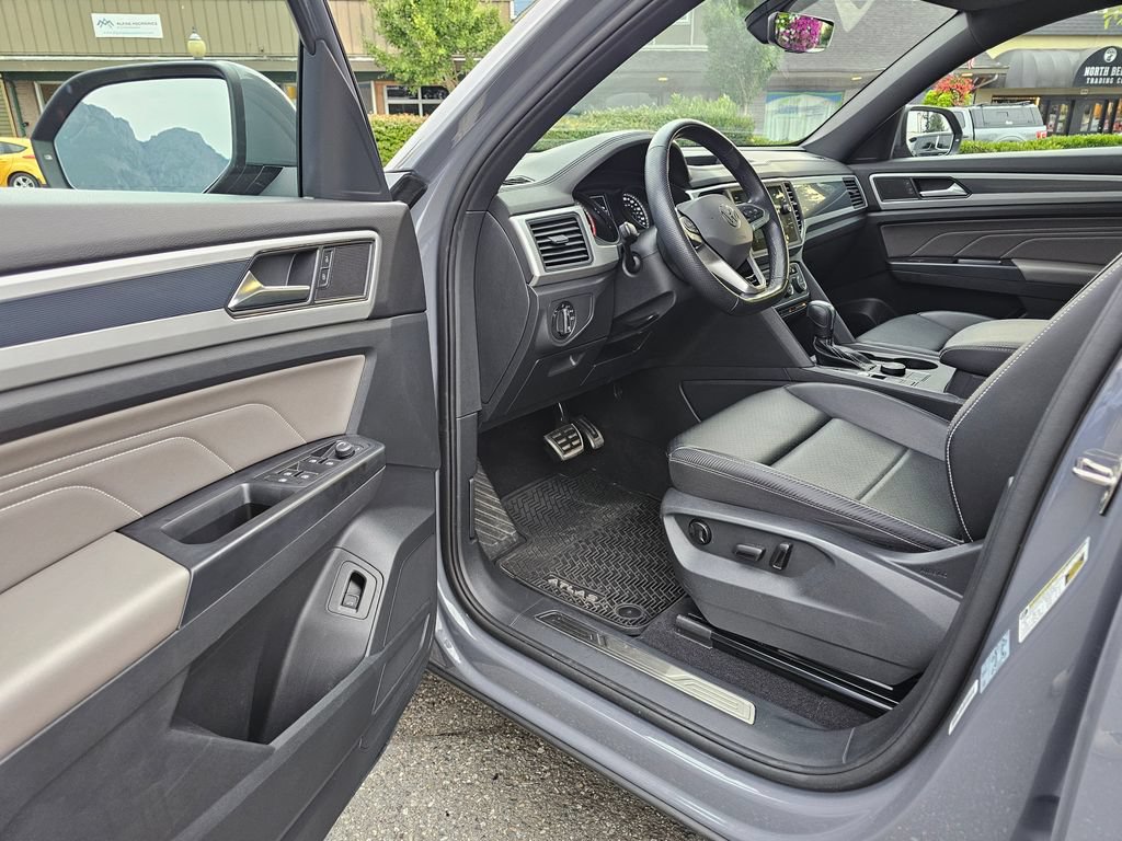 Used 2021 Volkswagen Atlas Cross Sport SE w/ Panoramic Sunroof Package AWD/4WD image 21