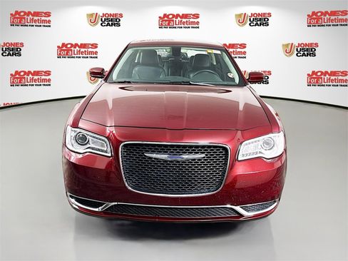 Used 2016 Chrysler 300 Limited image 11