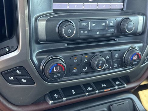 Used 2017 Chevrolet Silverado 1500 High Country AWD/4WD image 15