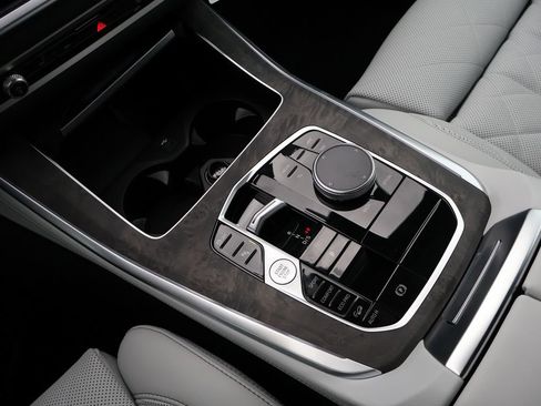 New 2026 BMW X5 xDrive40i w/ M Sport Package AWD/4WD image 19