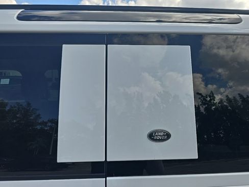 Used 2021 Land Rover Defender 110 X-Dynamic HSE image 38