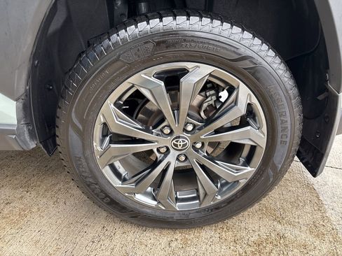 Used 2023 Toyota RAV4 XLE Premium image 24