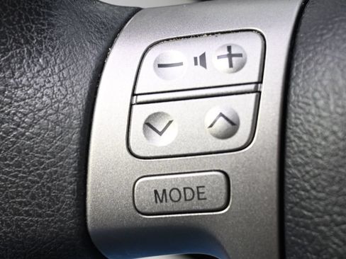 Used 2013 Toyota Corolla LE w/ Premium Pkg FWD image 31