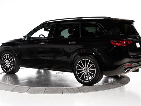 Used 2025 Mercedes-Benz GLS 450 4MATIC image 3