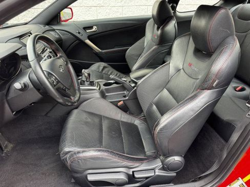Used 2016 Hyundai Genesis Coupe 3.8 image 7
