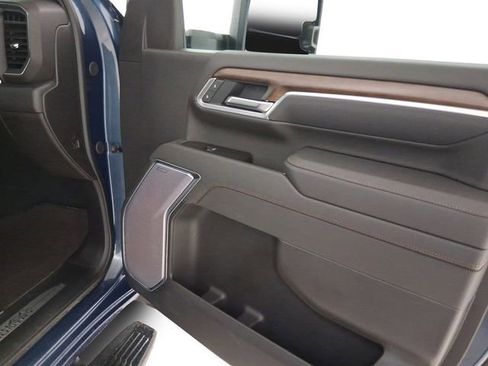 Used 2025 Chevrolet Silverado 2500 High Country w/ High Country Premium Package image 15