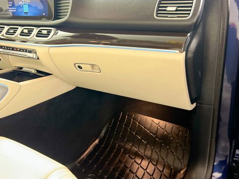 Used 2025 Mercedes-Benz GLE 450e 4MATIC image 35