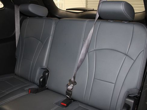 Used 2024 Buick Enclave Premium image 24